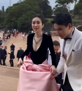 周柏豪泰国婚礼内幕：珍惜家庭，否认绯闻