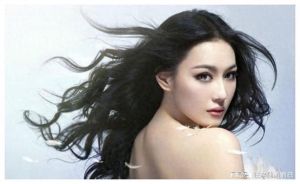 张馨予坐台传闻真相，揭秘娱乐圈女性困境