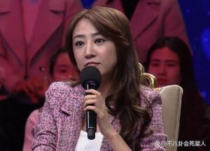 左岩还在浙江卫视吗，从主持到珠宝专家的华丽转身