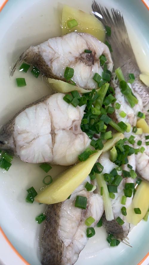 鱼吃小米吗_鱼可食小米，但不能当主食，需谨慎投喂并搭配营养饲料