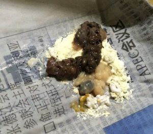 小蛇拉的屎是什么样子的，蛇屎特别，半液跟尿混，消化系统超厉害！