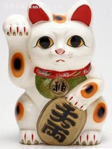 日本招财猫的原型是什么，招财猫寓意吉祥，不同造型寓意不同