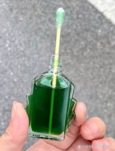 赶走野猫的绝招清凉油，猫咪讨厌柚子皮和风油精，超声波驱猫器很隐蔽，铝箔纸能吓跑猫